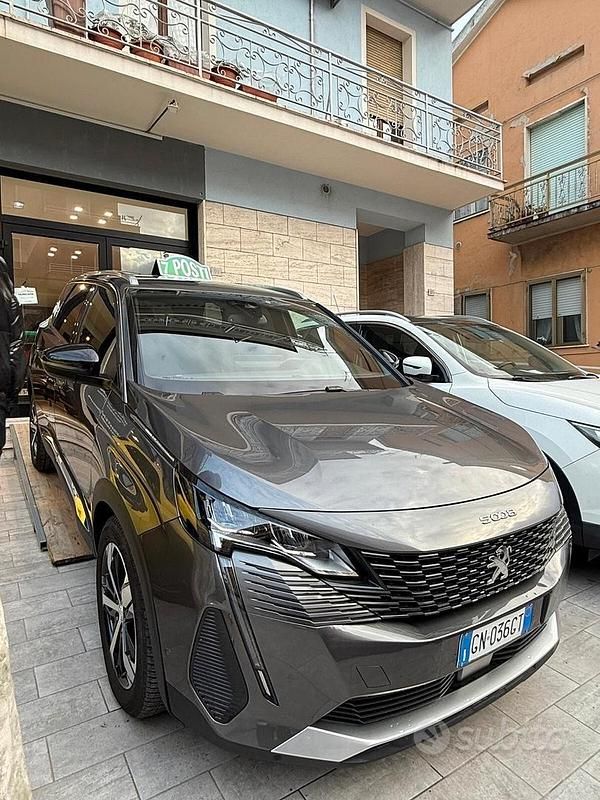 Usata Peugeot 5008 GT 178 CV (130 kW) 2023 Grigio SUV