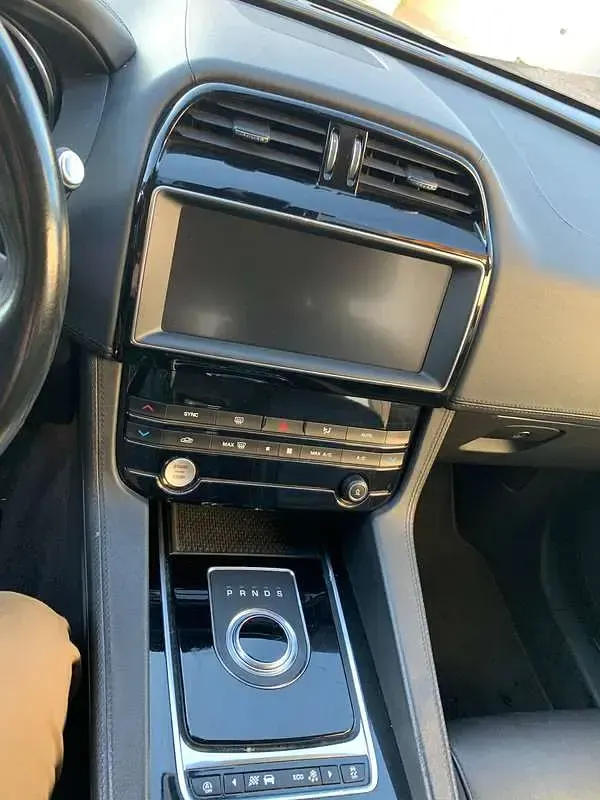 Usata Jaguar F-Pace Pure 180 CV (132 kW) 2018 Nero SUV
