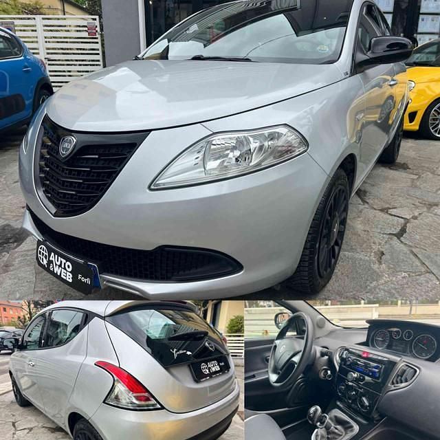 Usata Lancia Ypsilon Silver 69 CV (50 kW) 2015 Grigio Utilitaria