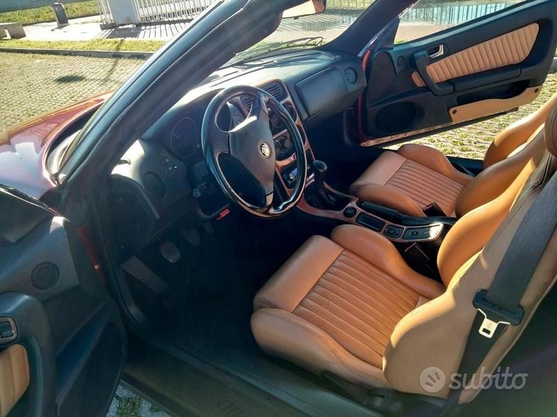 Usata Alfa Romeo GTV 150 CV (110 kW) 1995 Rosso Coupé