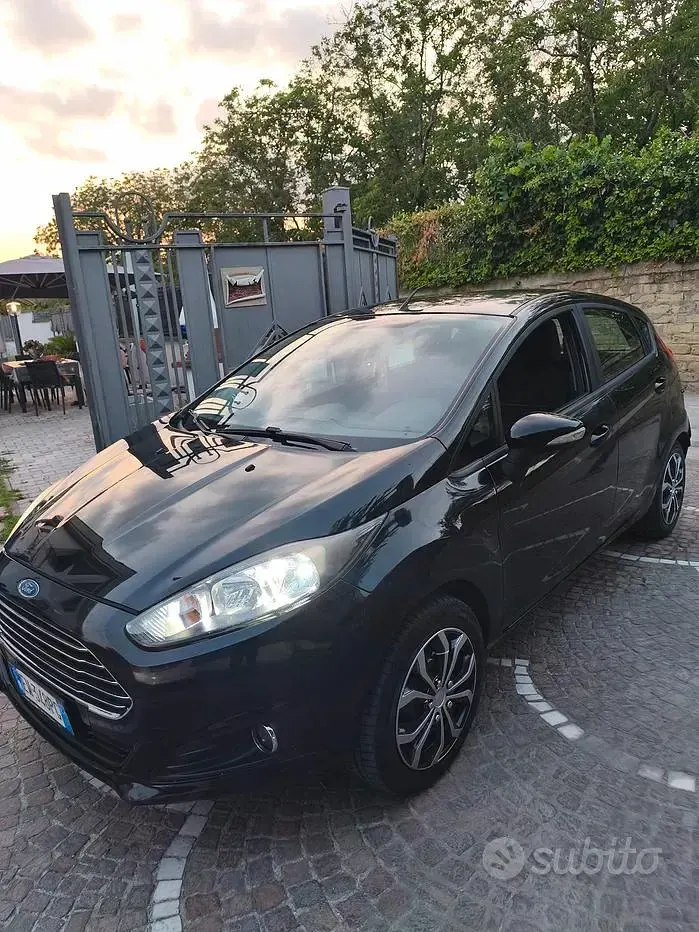 Usata Ford Fiesta Business Edition 75 CV (55 kW) 2014 Utilitaria