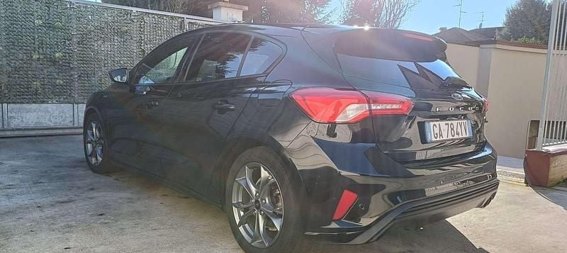 Usata Ford Focus ST-Line 125 CV (91 kW) 2020 Nero Berlina