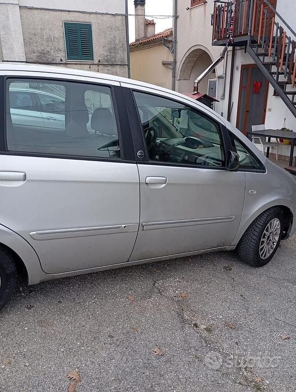 Usata Lancia Musa 2013 Grigio Monovolume