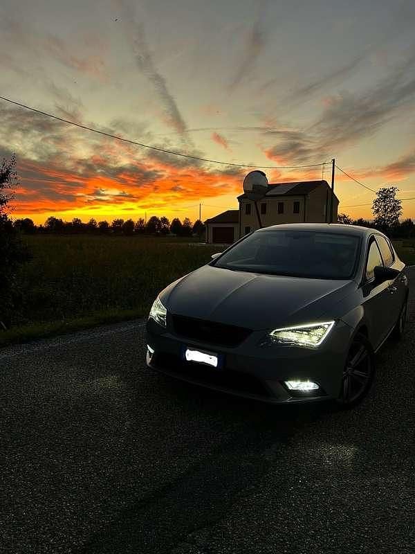 Usata Seat Leon Business 105 CV (77 kW) 2014 Grigio Berlina
