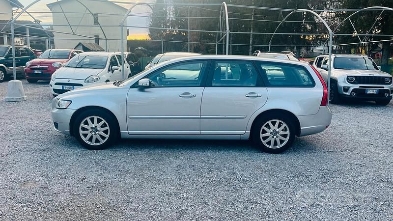 Usata Volvo V50 Momentum 125 CV (91 kW) 2008 Grigio Station wagon