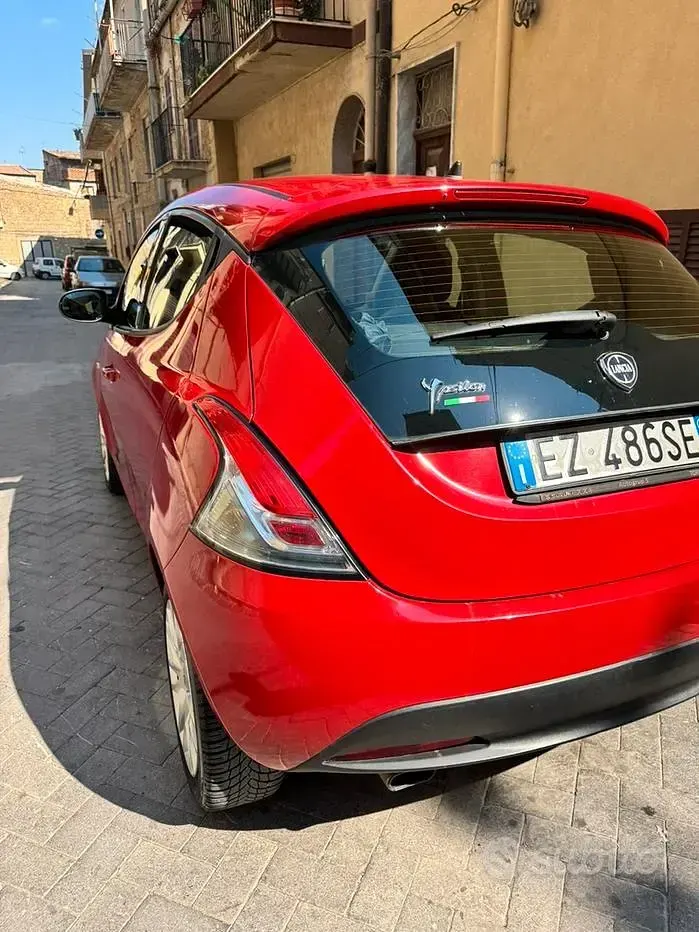 Usata Lancia Ypsilon 69 CV (50 kW) 2015 Utilitaria