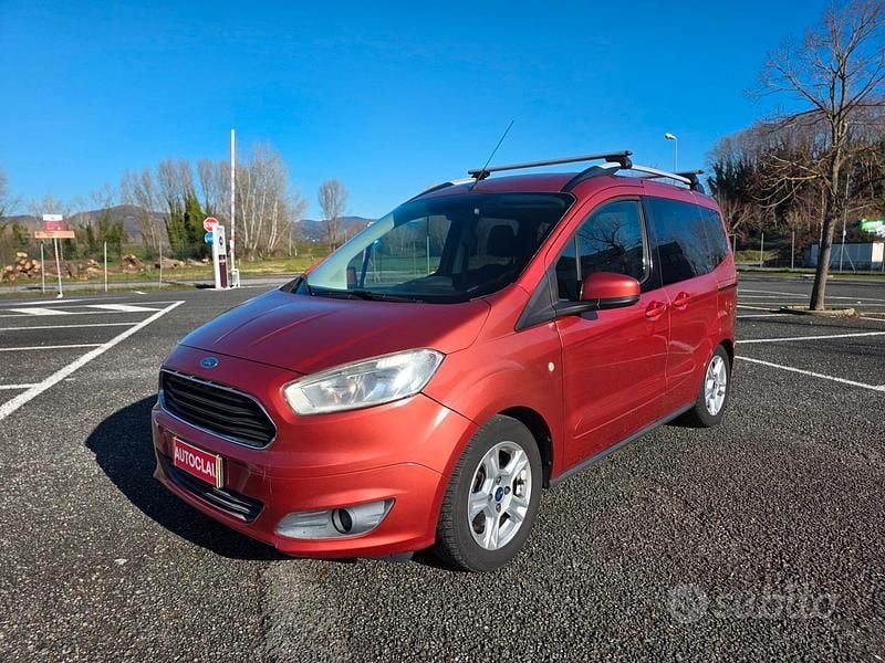 Usata Ford Tourneo Courier 95 CV (69 kW) 2015 Rosso Monovolume