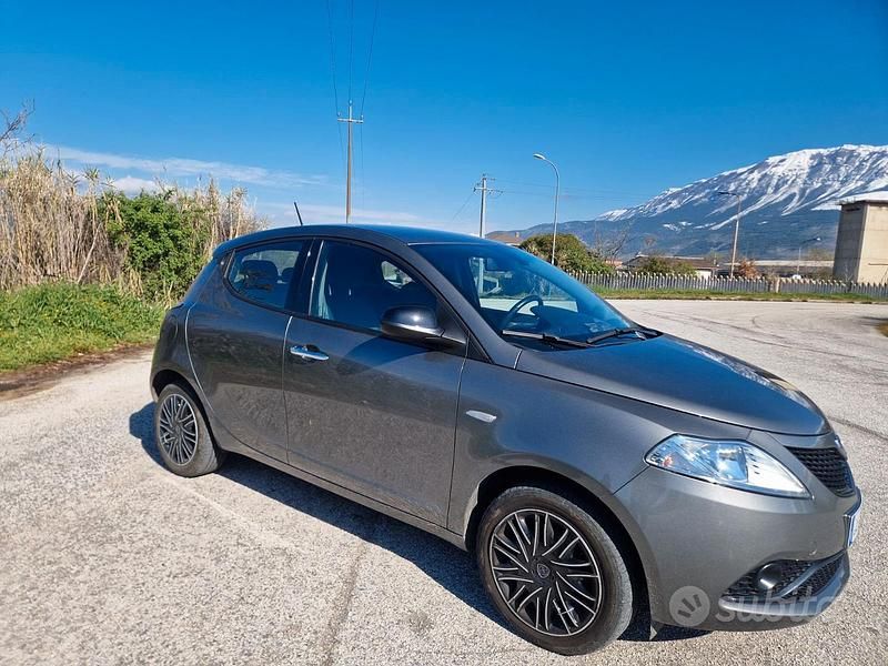 Usata Lancia Ypsilon Platinum 2020 Grigio Utilitaria