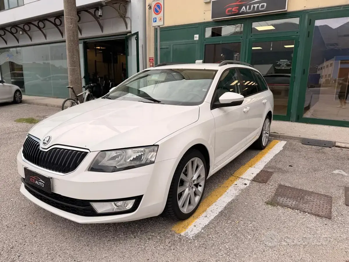 Usata Skoda Octavia Elegance 105 CV (77 kW) 2014 Bianco Station wagon