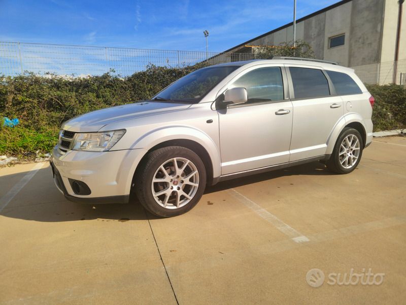 Usata Fiat Freemont 140 CV (102 kW) 2011 Grigio SUV