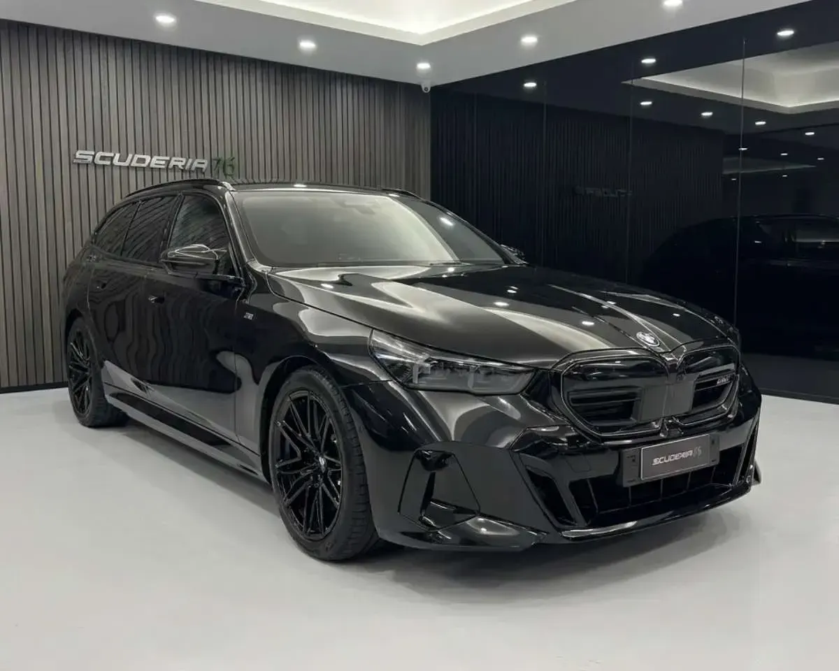 Usata BMW M5 585 CV (430 kW) 2025 Black sapphire Station wagon