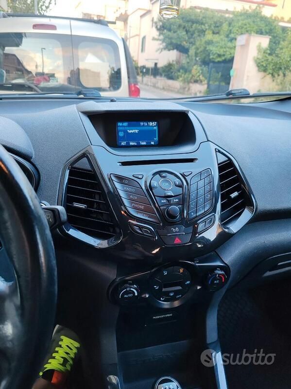 Usata Ford Ecosport 2017 Grigio SUV