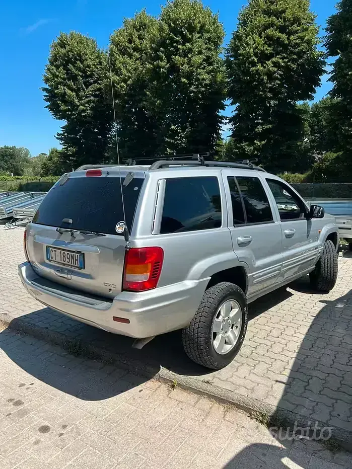 Usata Jeep Grand Cherokee Limited 163 CV (119 kW) 2005 Grigio SUV