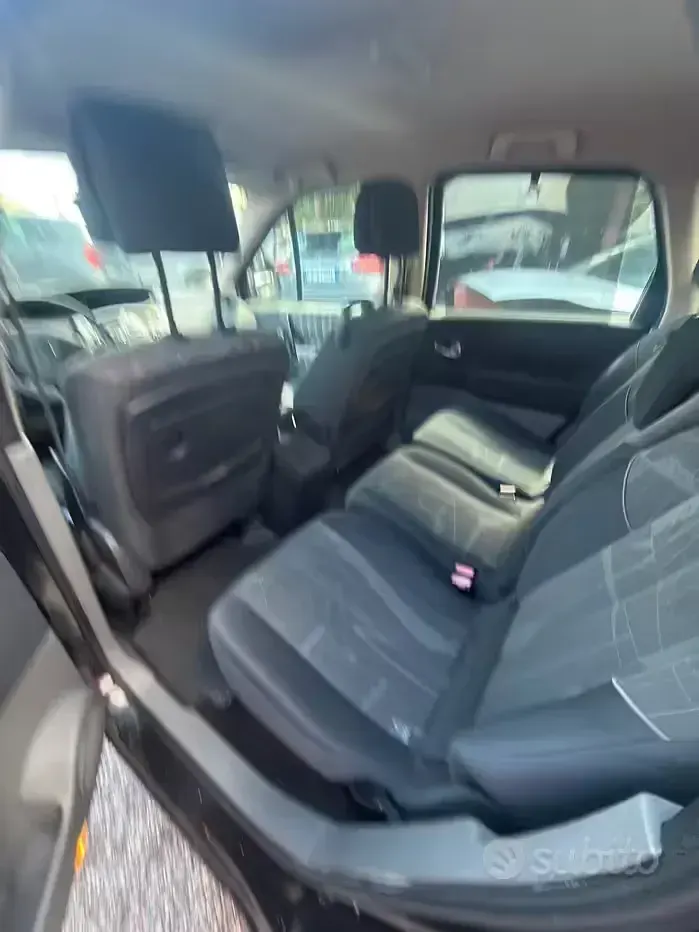 Usata Renault Scenic E-Tech Exception 111 CV (81 kW) 2005 Grigio Monovolume