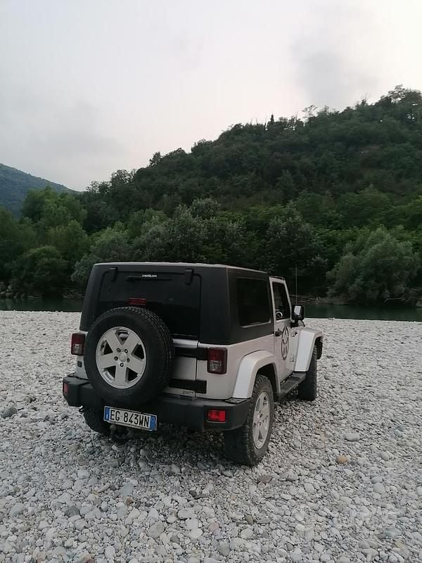 Usata Jeep Wrangler 200 CV (147 kW) 2011 Grigio SUV