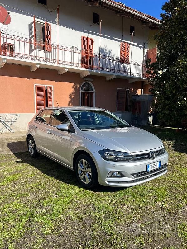 Usata VW Polo Comfortline 75 CV (55 kW) 2018 Grigio Utilitaria