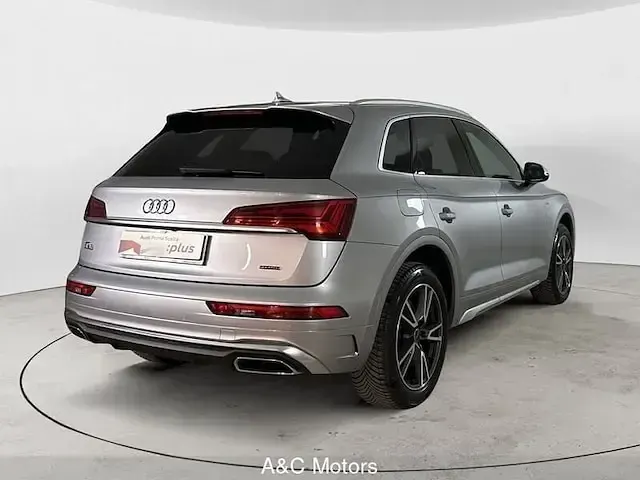 Used Audi Q5 Ambiente 204 HP (150 kW) 2024 Silver SUV