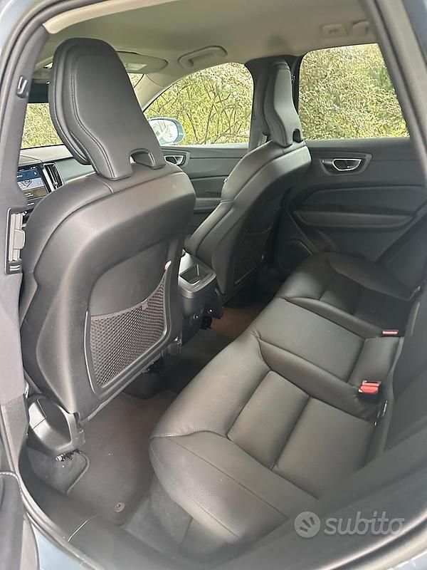 Usata Volvo XC60 197 CV (144 kW) 2023 Grigio SUV