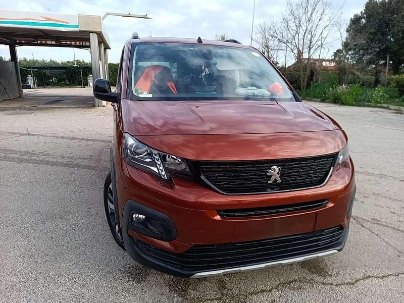 Usata Peugeot Rifter GT-line 131 CV (96 kW) 2018 Marrone Monovolume