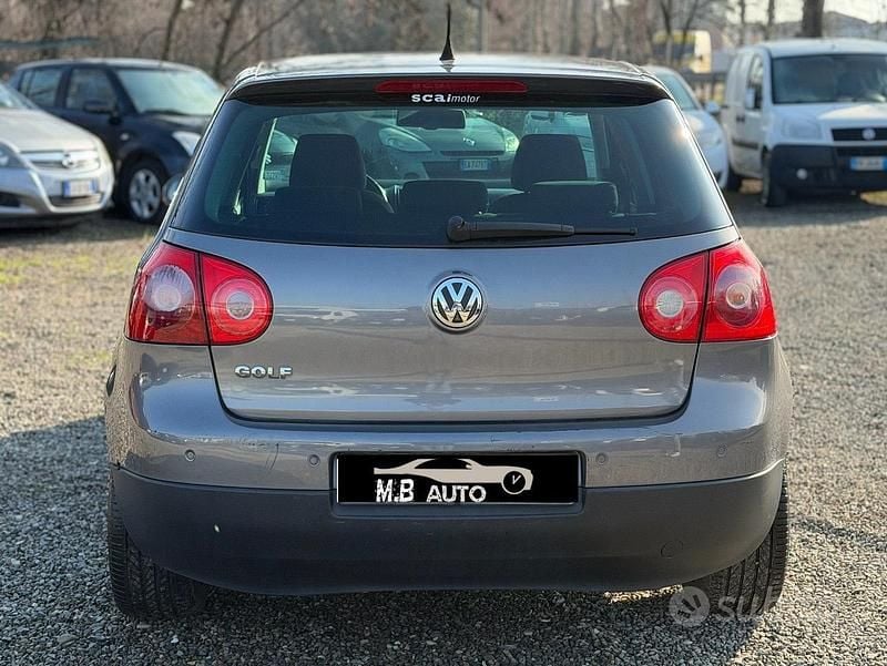 Usata VW Golf VI 101 CV (74 kW) 2010 Grigio Utilitaria