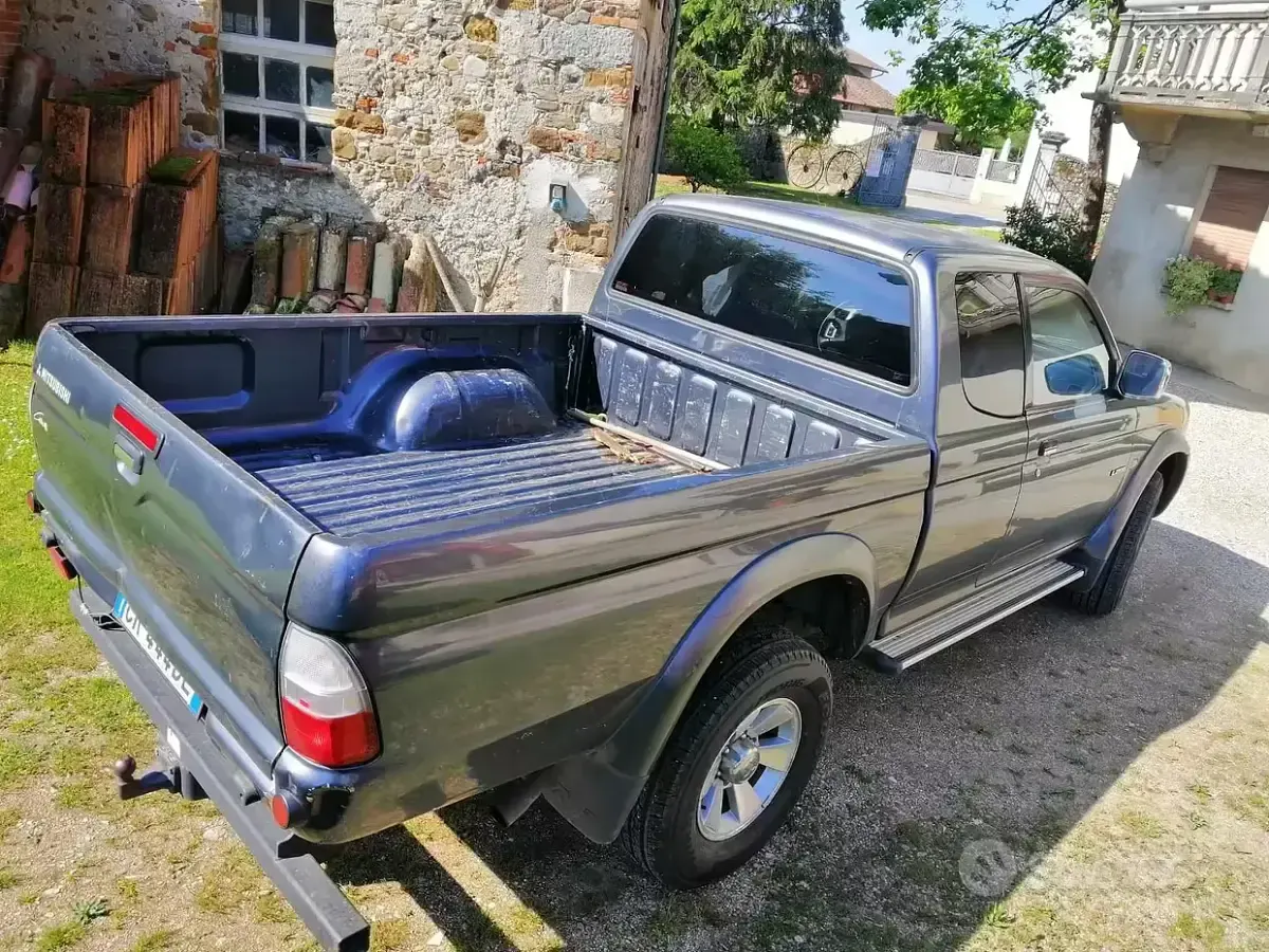 Usata Mitsubishi L200 115 CV (84 kW) 2005 Pick-up