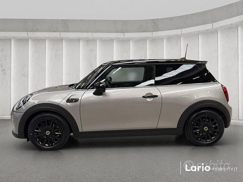 Usata Mini Cooper SE Essential 135 kW (184 CV) 2023 Argento Utilitaria