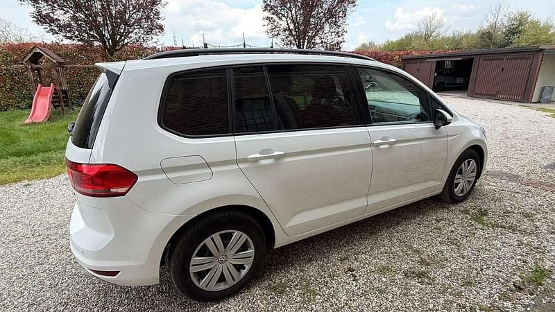 Usata VW Touran Trendline 116 CV (85 kW) 2017 Bianco Monovolume