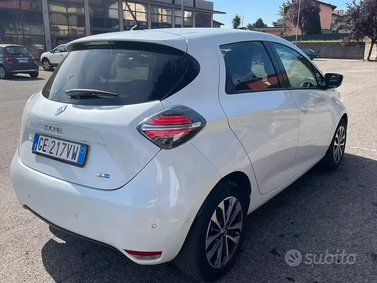 Usata Renault Zoe Intens 50 kW (69 CV) 2021 Bianco Utilitaria