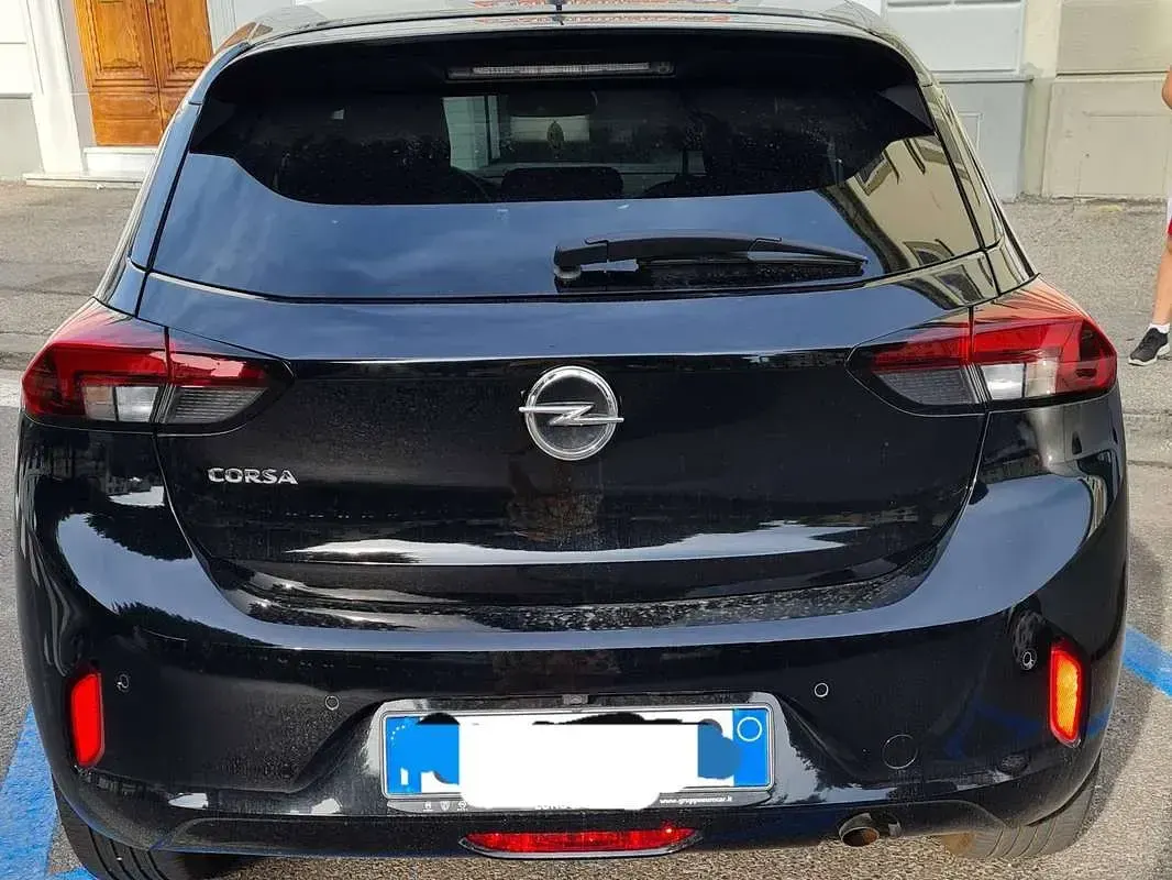 Usata Opel Corsa Elegance 101 CV (74 kW) 2023 Nero Utilitaria