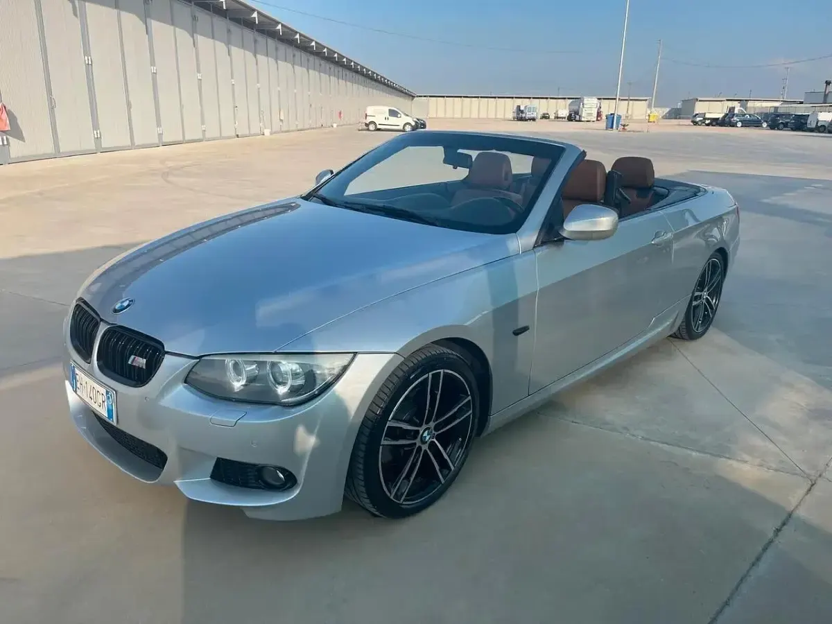 Usata BMW 320 Cabriolet M Sport 184 CV (135 kW) 2011 Argento Cabrio