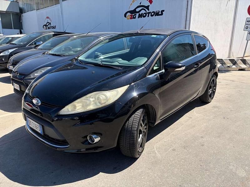 Usata Ford Fiesta Titanium 68 CV (50 kW) 2010 Nero Utilitaria