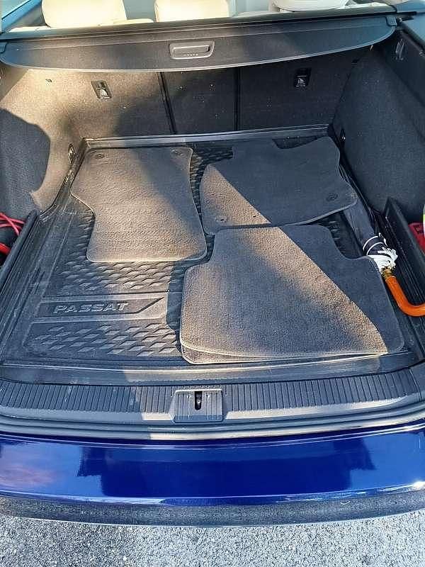 Usata VW Passat Executive 150 CV (110 kW) 2017 Blu/azzurro Station wagon