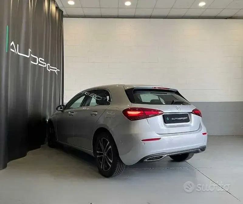Usata Mercedes A180 Advanced 116 CV (85 kW) 2025 Grigio Berlina