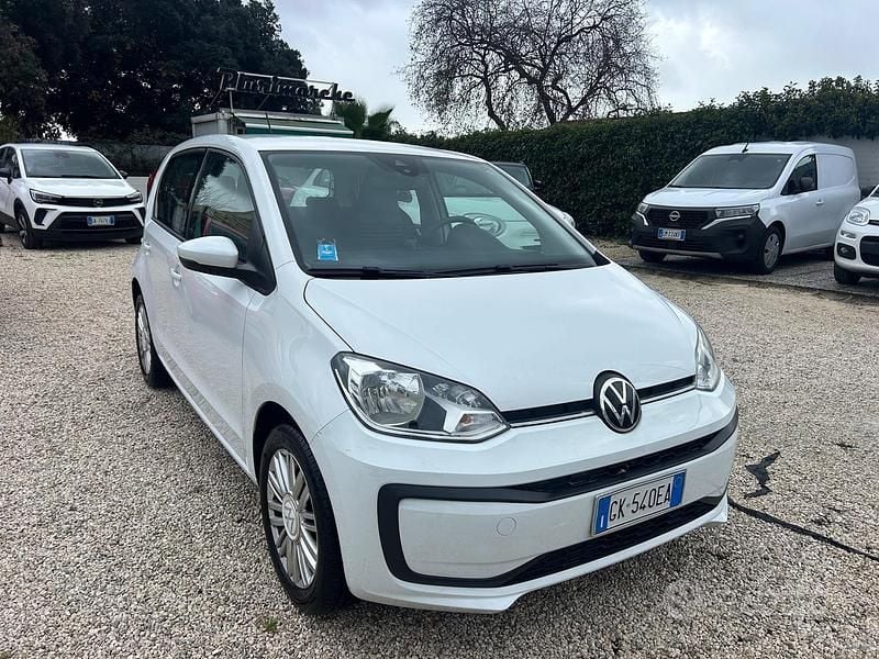 Usata VW up! Move 65 CV (47 kW) 2022 Bianco Utilitaria