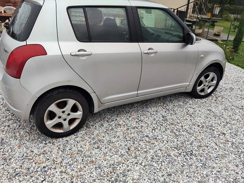 Usata Suzuki Swift 92 CV (67 kW) 2006 Grigio Utilitaria