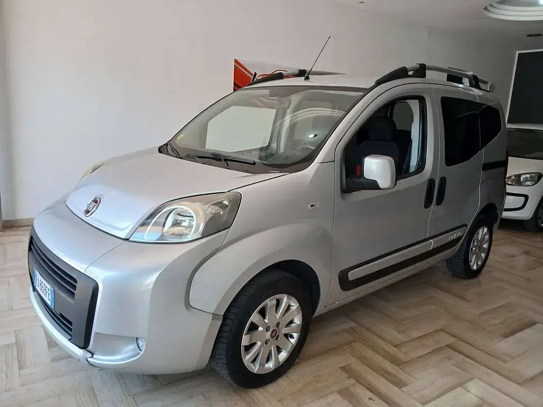 Usata Fiat Qubo Trekking 95 CV (69 kW) 2015 Argento Monovolume