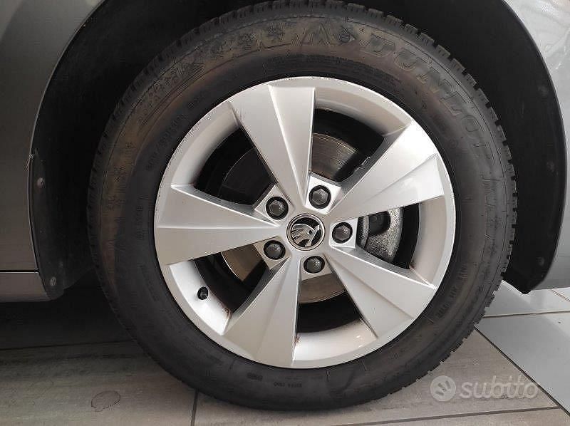 Usata Skoda Octavia Executive 116 CV (85 kW) 2021 Grigio Station wagon