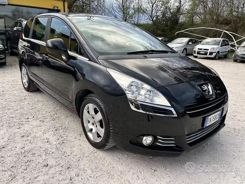 Usata Peugeot 5008 111 CV (81 kW) 2012 Nero Monovolume