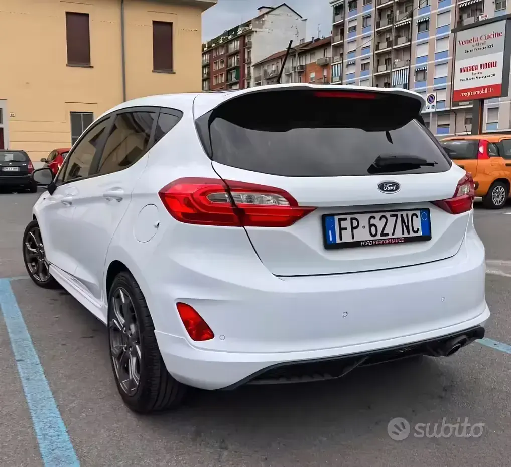 Usata Ford Fiesta ST-Line 120 CV (88 kW) 2018 Bianco Utilitaria