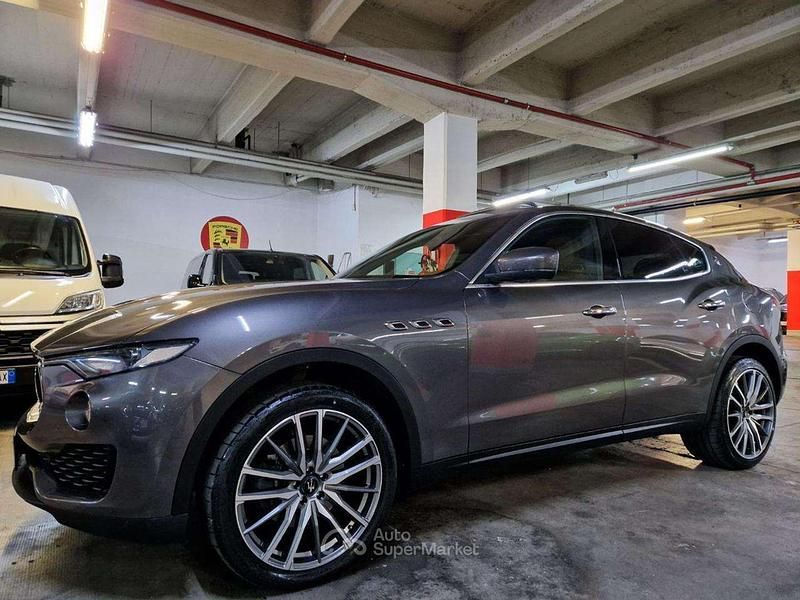 Grigio Usata 2019 Maserati Levante SUV | 33.900 € (Cara) - Immagine 1/4