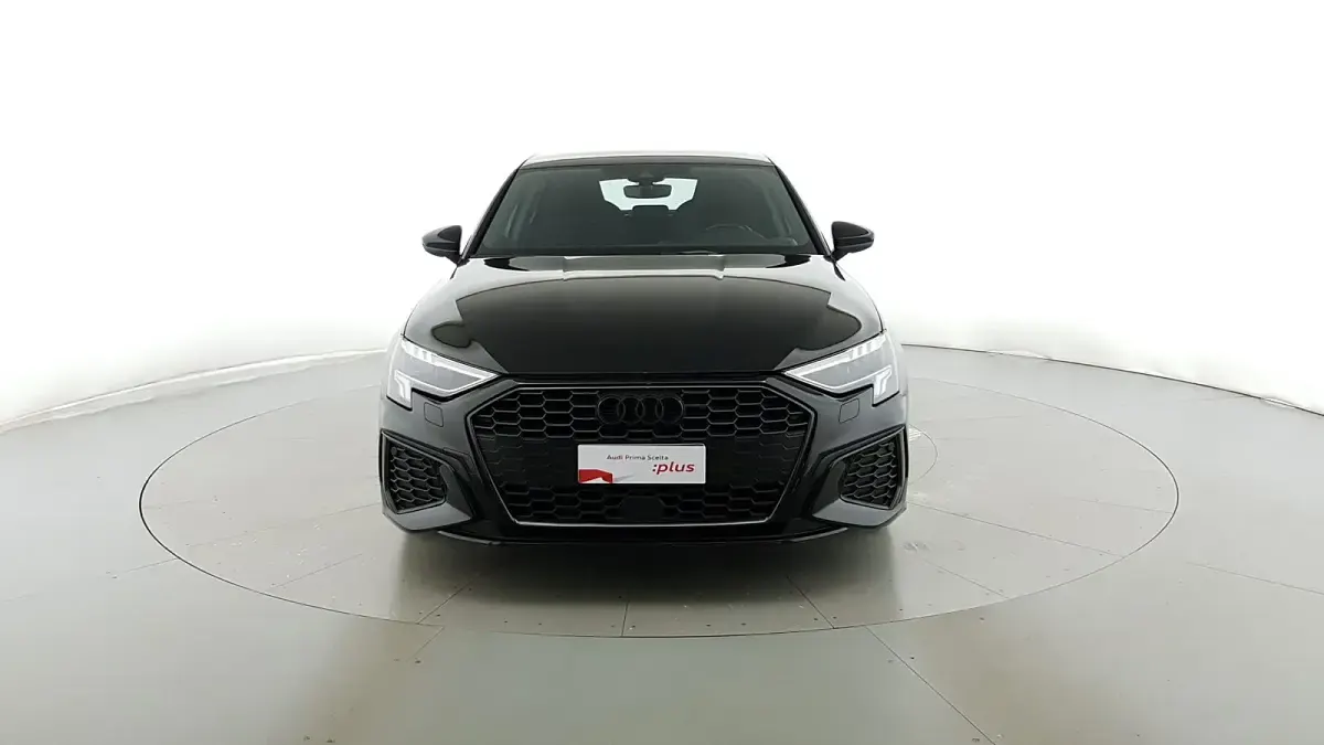 Usata Audi A3 S-Line 110 CV (80 kW) 2023 Nero mito metallizzato Berlina
