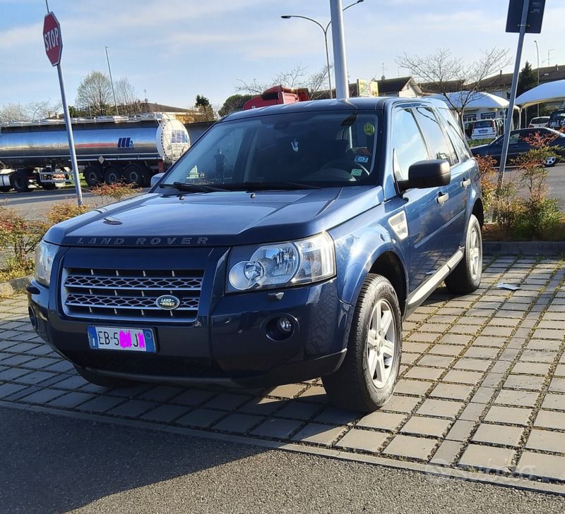Blu Usata 2010 Land Rover Freelander 2 SUV | 5000 € (Ottimo prezzo) - Immagine 1/4
