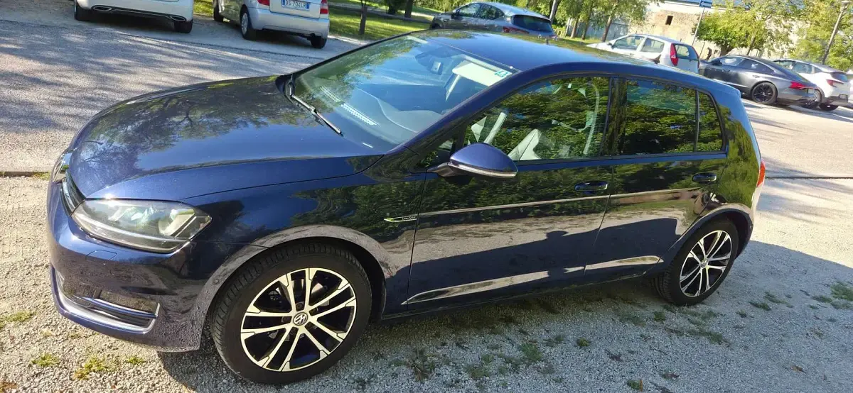 Usata VW Golf VII Highline 110 CV (80 kW) 2015 Blu/azzurro Berlina
