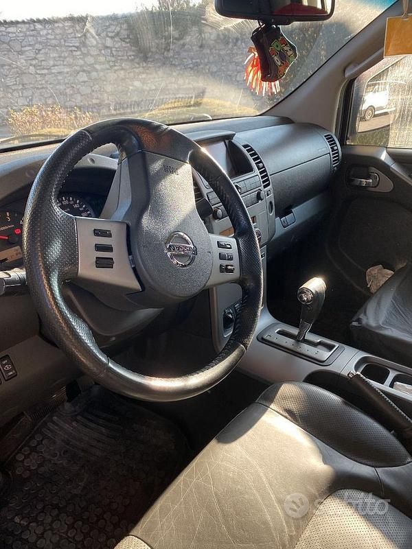 Usata Nissan Navara 171 CV (125 kW) 2009 Nero Pick-up