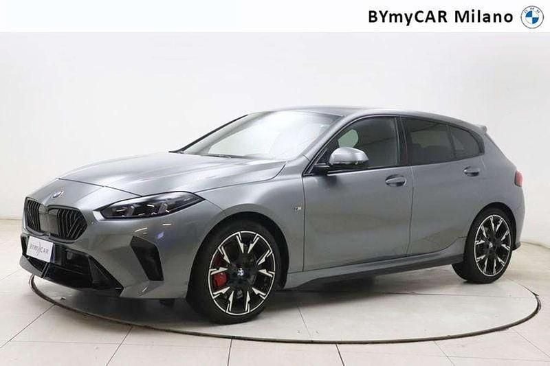 Skyscraper grey metallic Usata 2025 BMW 118 M Sport Due volumi | 34.000 € (Buon prezzo) - Immagine 1/3
