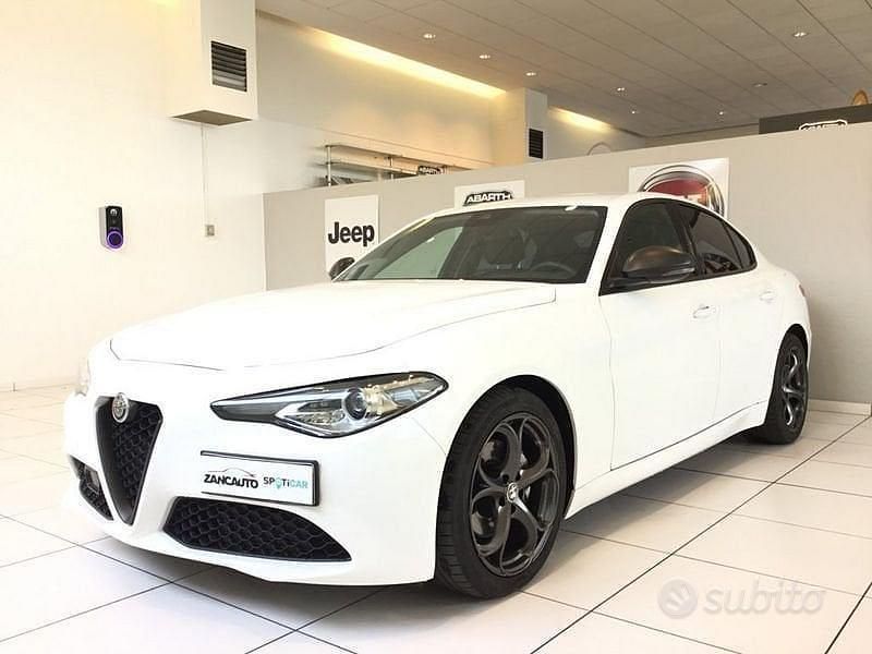 Usata Alfa Romeo Giulia Super 160 CV (117 kW) 2019 Bianco Berlina