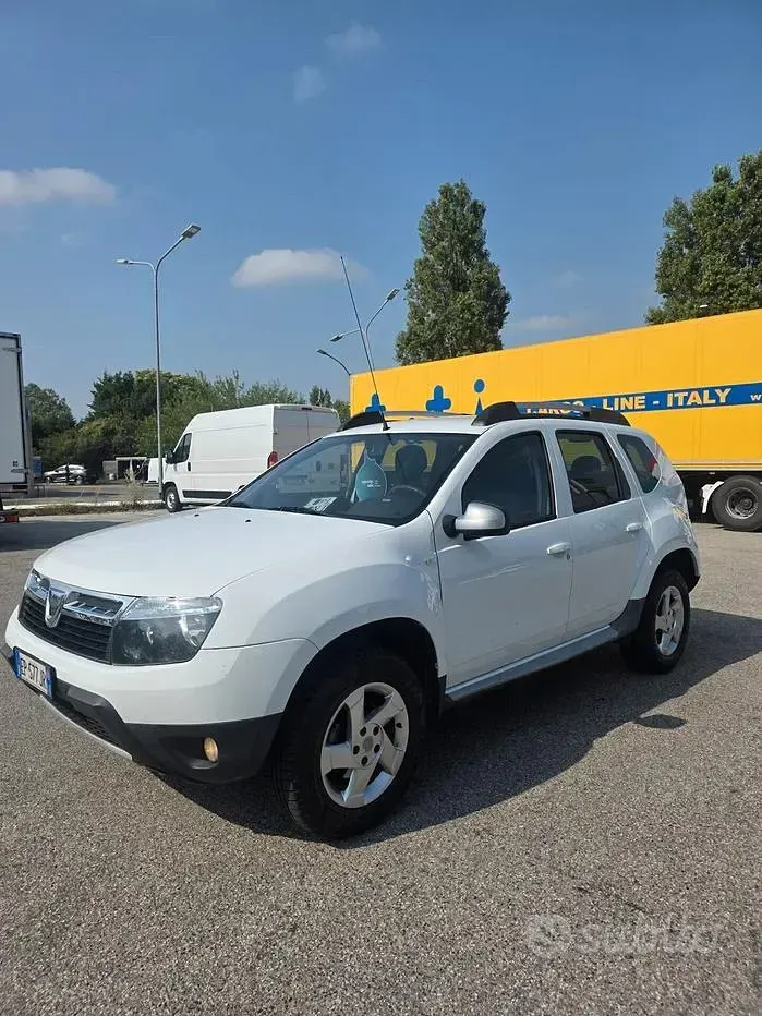 Usata Dacia Duster Lauréate 109 CV (80 kW) 2014 Bianco SUV
