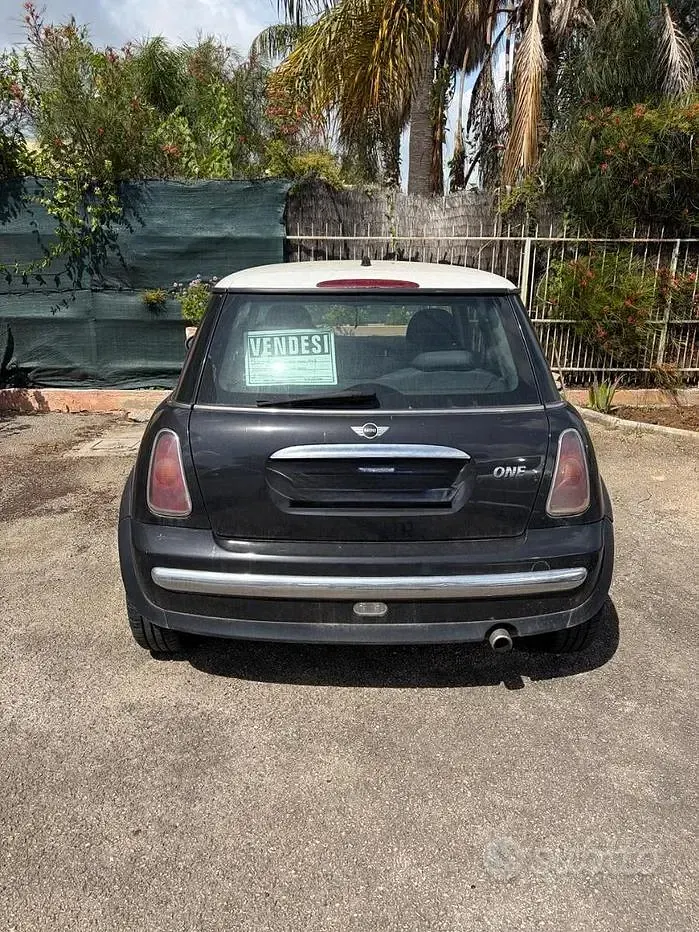 Usata Mini ONE 90 CV (66 kW) 2004 Nero Utilitaria
