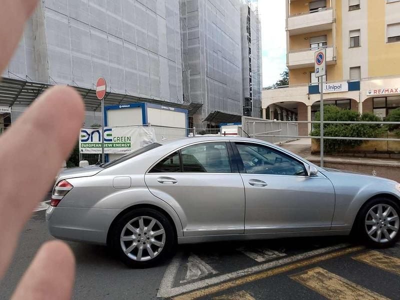 Usata Mercedes S320 Avantgarde 235 CV (172 kW) 2007 Argento Berlina