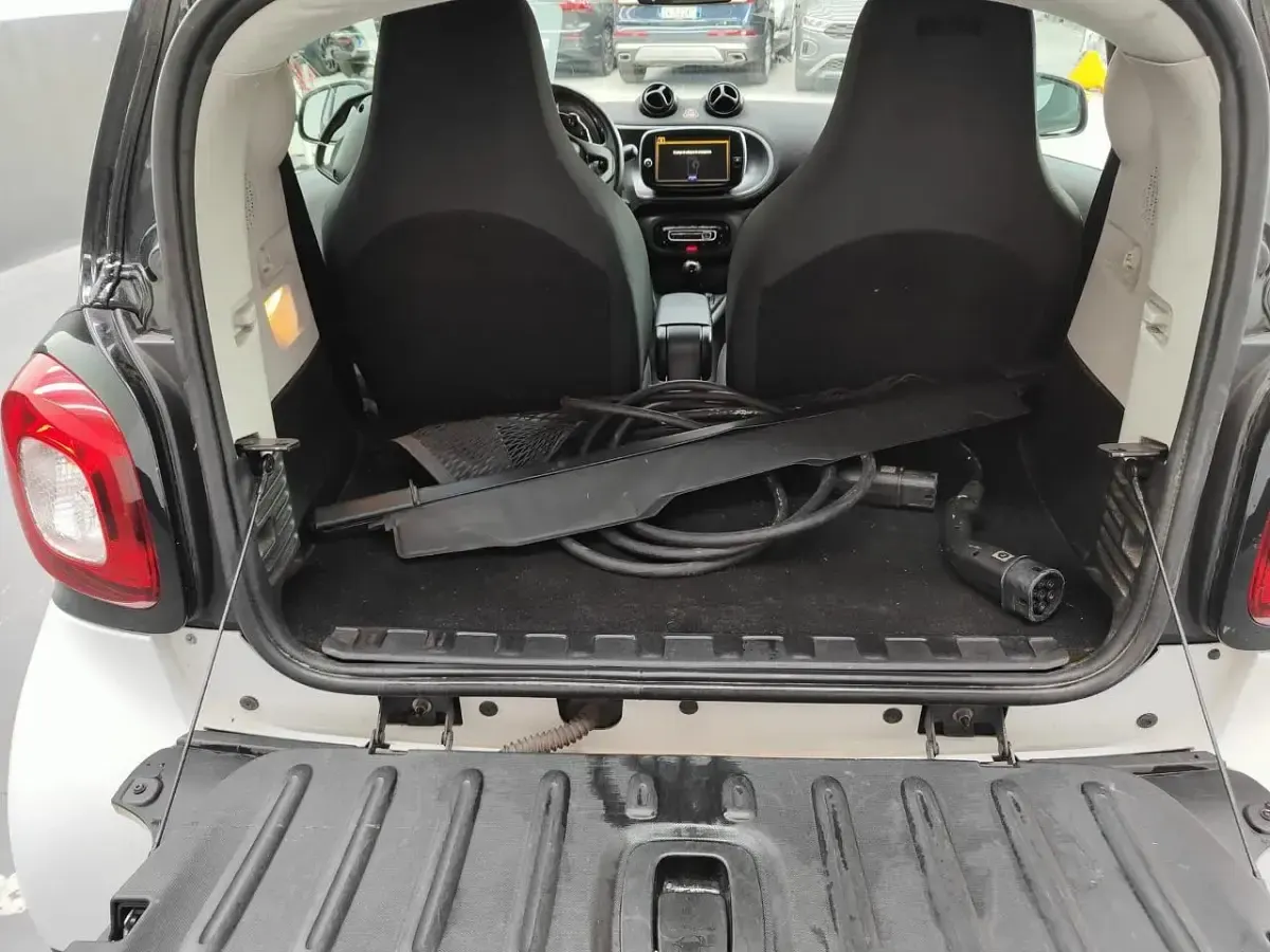 Usata Smart ForTwo Electric Drive Passion 60 kW (82 CV) 2021 Bianco